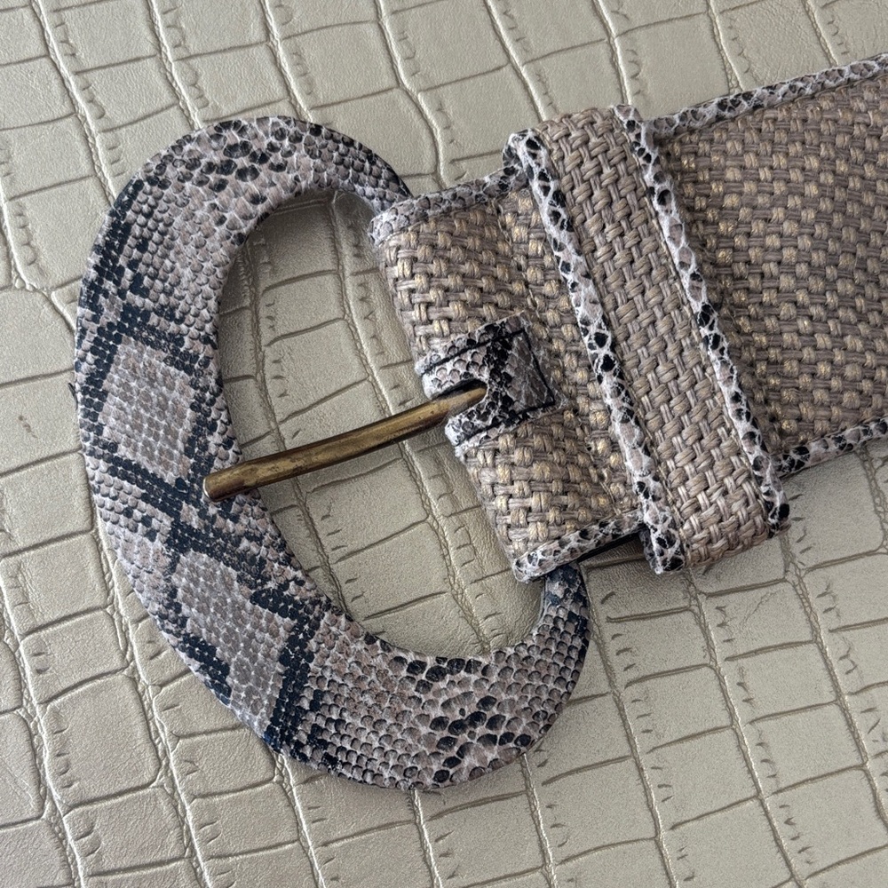 Chico's Black and Tan Textured Belt